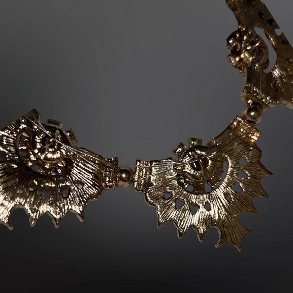 Vintage Crystal Cluster Gold Tone Necklace B13 - Picture 3 of 4